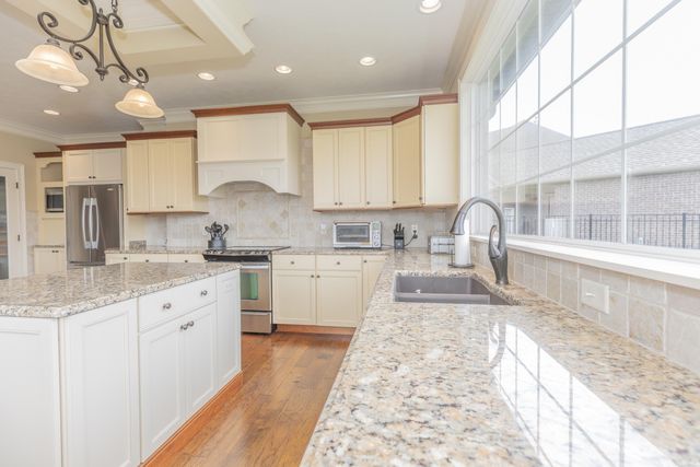 2848 Thornhill Drive, Evansville, IN 47725