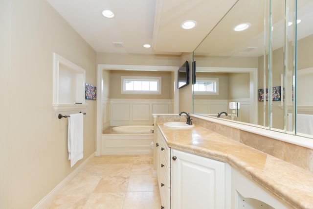 2848 Thornhill Drive, Evansville, IN 47725