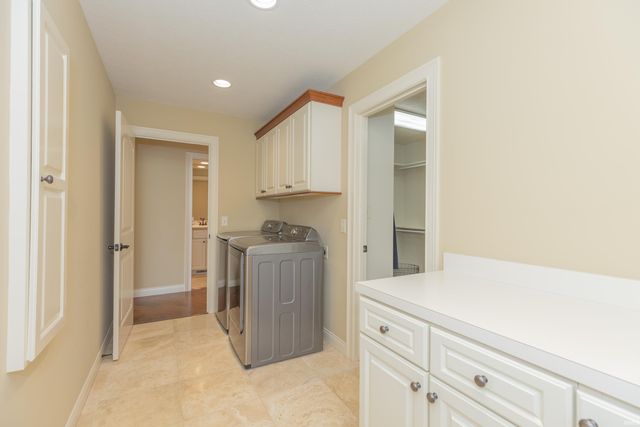 2848 Thornhill Drive, Evansville, IN 47725