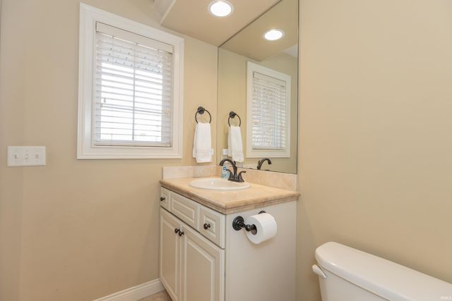 2848 Thornhill Drive, Evansville, IN 47725