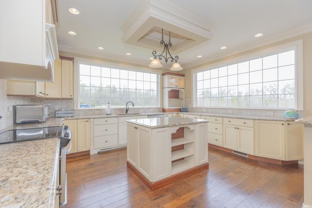 2848 Thornhill Drive, Evansville, IN 47725