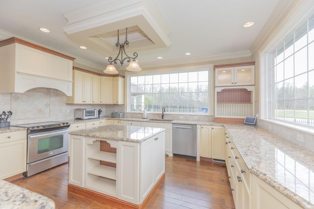 2848 Thornhill Drive, Evansville, IN 47725