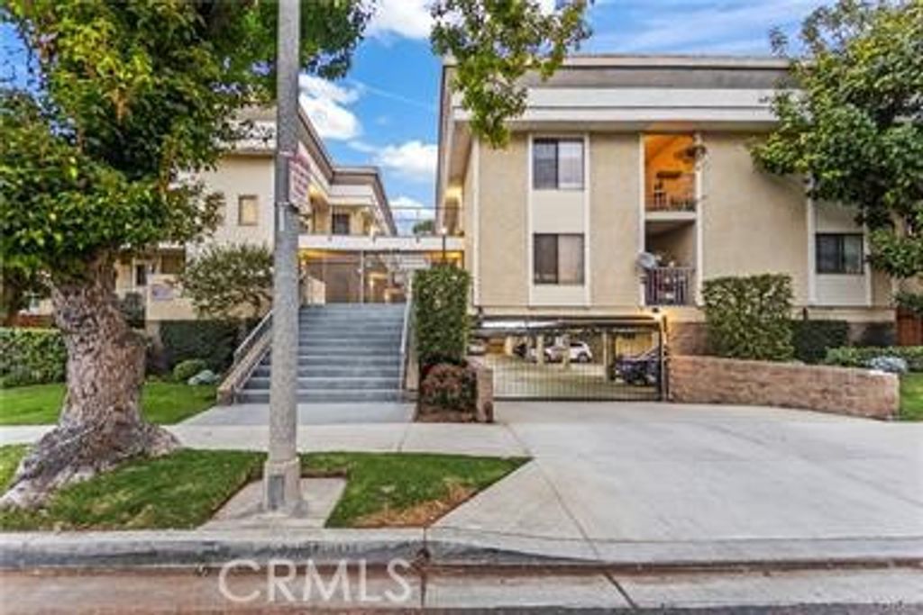 3425 E 15th Street 13D, Long Beach, CA 90804