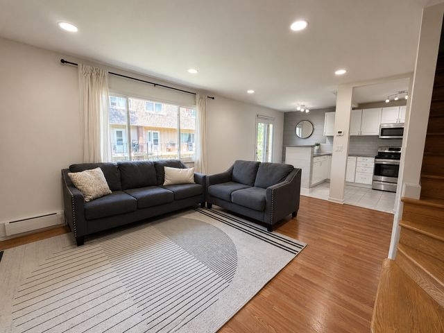 2302 ALGONQUIN Road 9, Rolling Meadows, IL 60008
