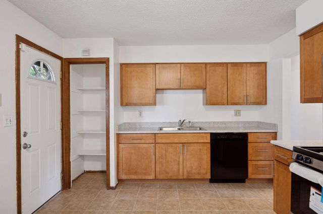 1214 Penn Avenue N, Minneapolis, MN 55411