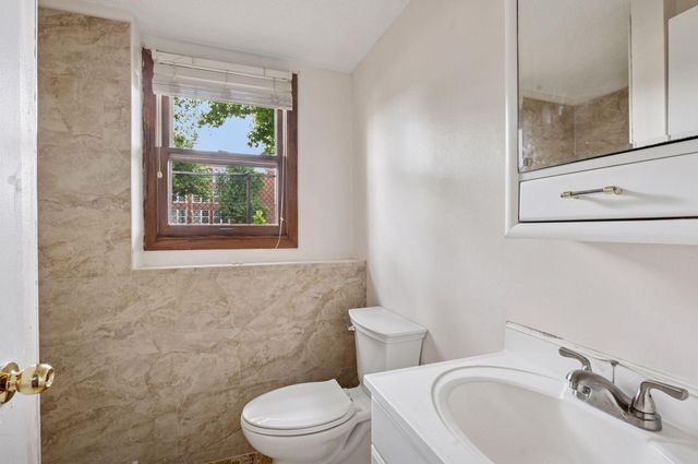 1214 Penn Avenue N, Minneapolis, MN 55411