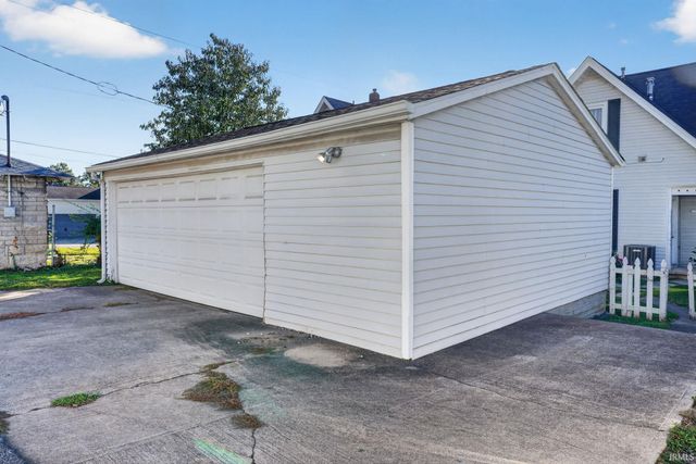 1138 M Street, Bedford, IN 47421