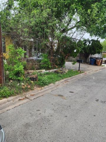 2904 E 2nd ST, Austin, TX 78702