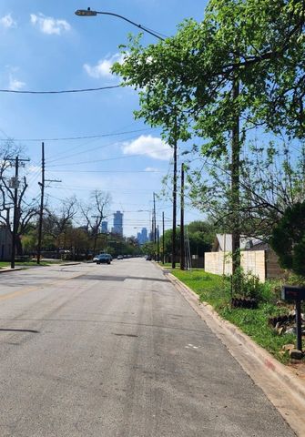 2904 E 2nd ST, Austin, TX 78702