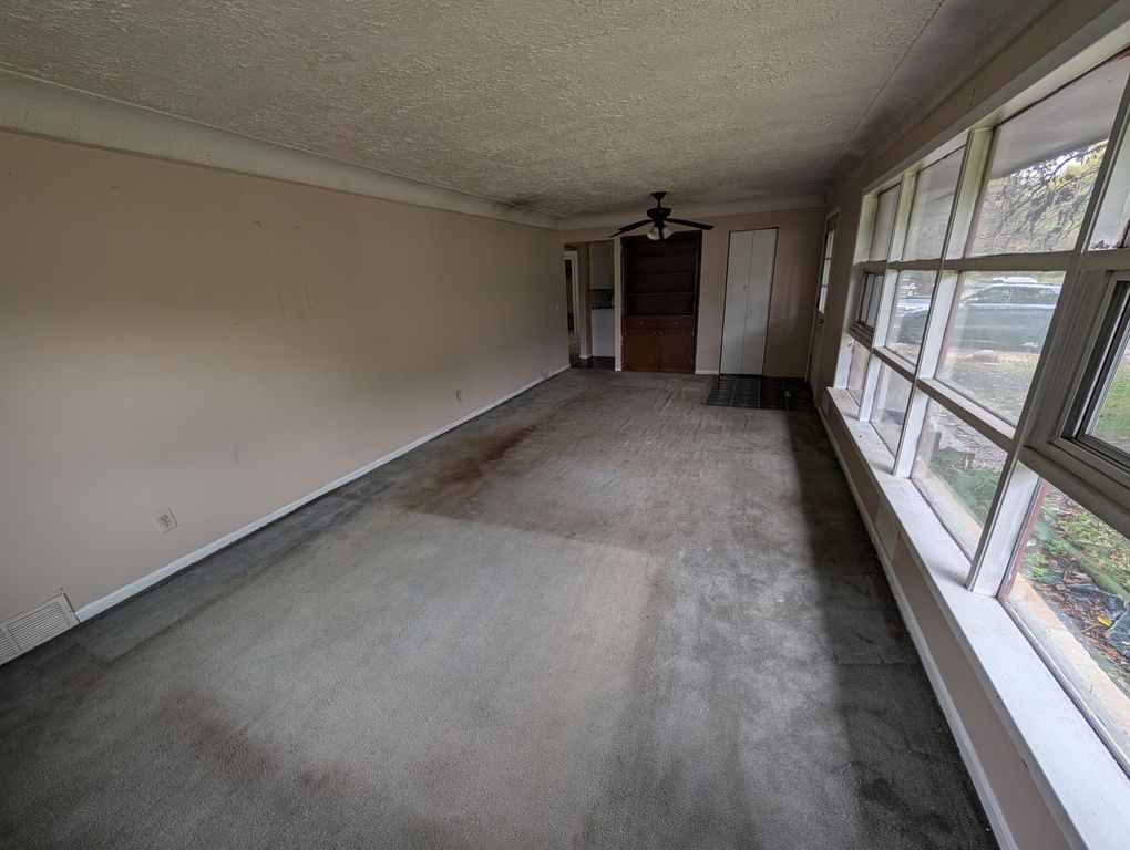 796 Stoughton Avenue, Chaska, MN 55318 — photo 2