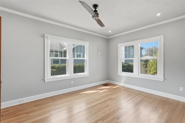 141 15TH AVENUE N, St Petersburg, FL 33704