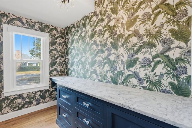 141 15TH AVENUE N, St Petersburg, FL 33704