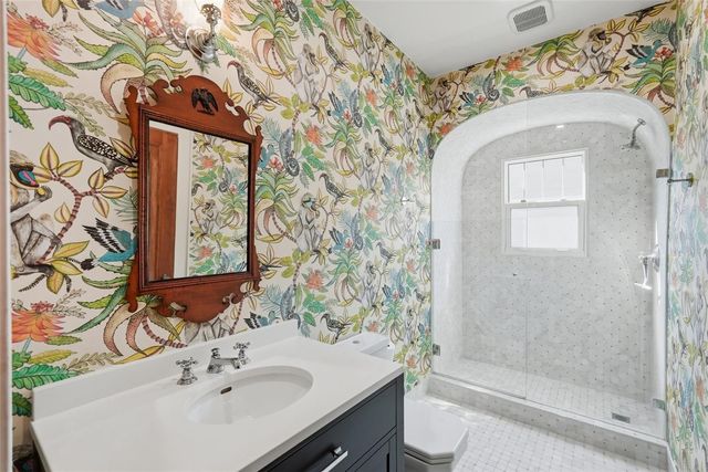 141 15TH AVENUE N, St Petersburg, FL 33704