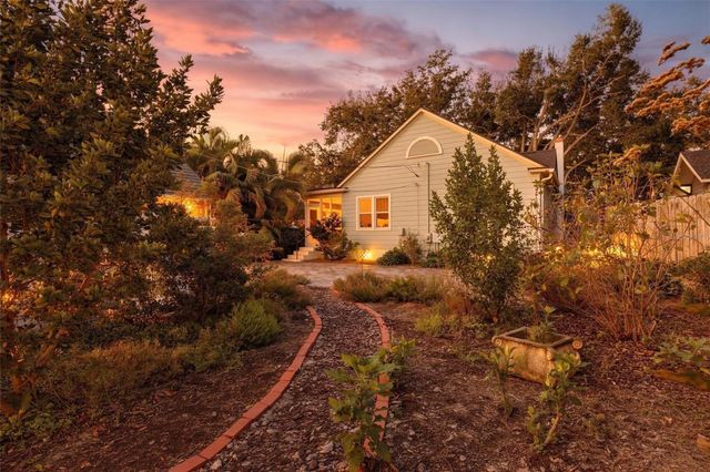 141 15TH AVENUE N, St Petersburg, FL 33704