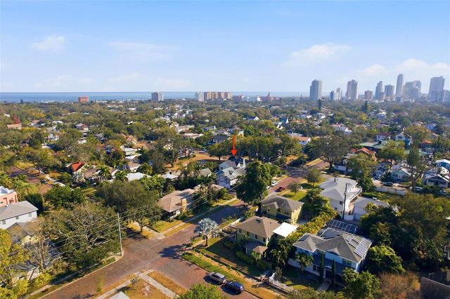 141 15TH AVENUE N, St Petersburg, FL 33704