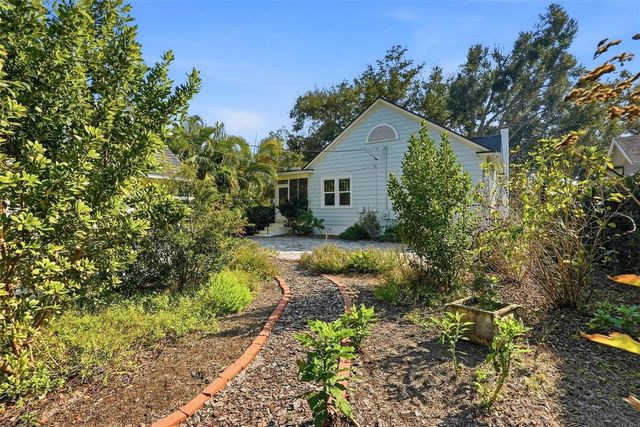 141 15TH AVENUE N, St Petersburg, FL 33704