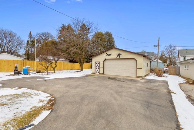 1314 S 10th STREET, Manitowoc, WI 54220