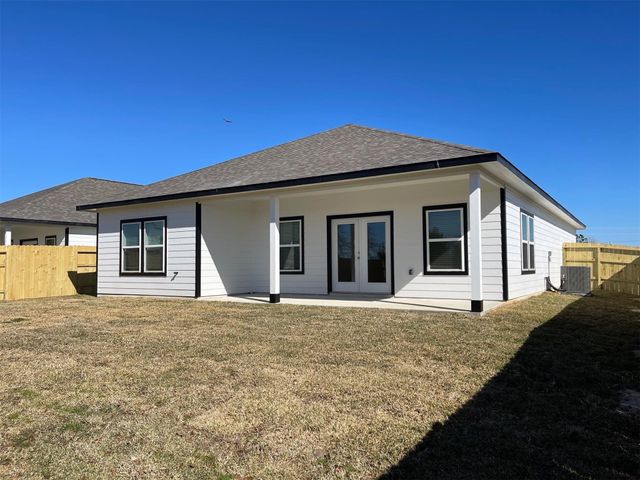 1055 Road 5736, Cleveland, TX 77327
