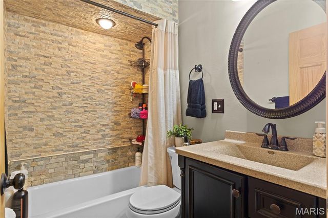 2362 Briarcliff Drive, Alton, IL 62002