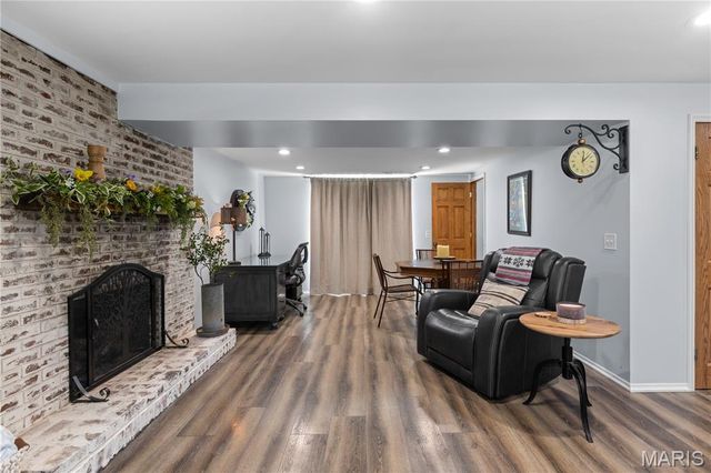 2362 Briarcliff Drive, Alton, IL 62002