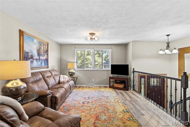 2362 Briarcliff Drive, Alton, IL 62002