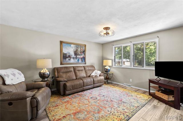 2362 Briarcliff Drive, Alton, IL 62002