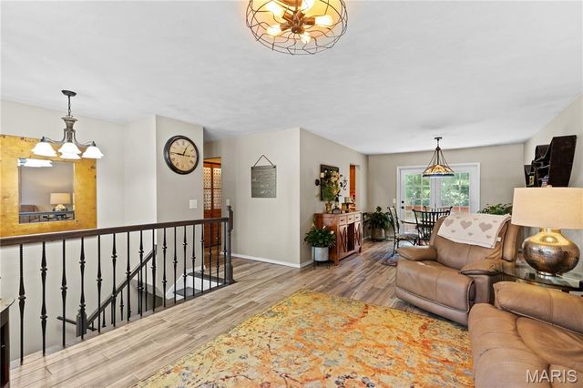 2362 Briarcliff Drive, Alton, IL 62002