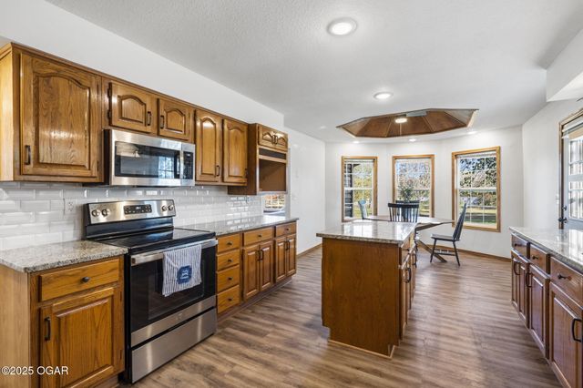 7976 County Lane 166, Carthage, MO 64836