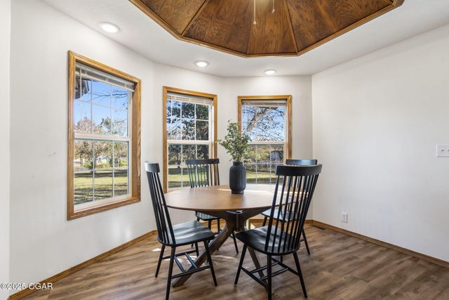 7976 County Lane 166, Carthage, MO 64836