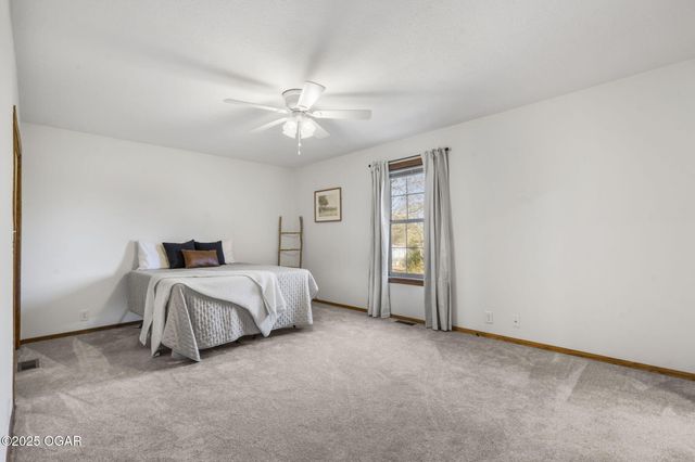 7976 County Lane 166, Carthage, MO 64836