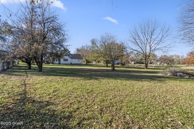 7976 County Lane 166, Carthage, MO 64836