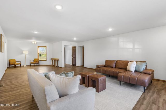 7976 County Lane 166, Carthage, MO 64836