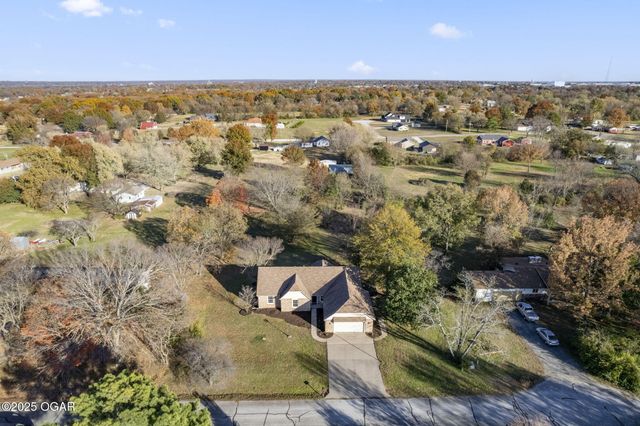 7976 County Lane 166, Carthage, MO 64836