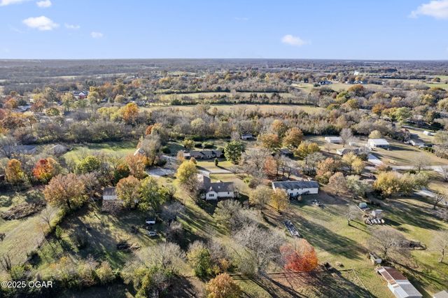 7976 County Lane 166, Carthage, MO 64836