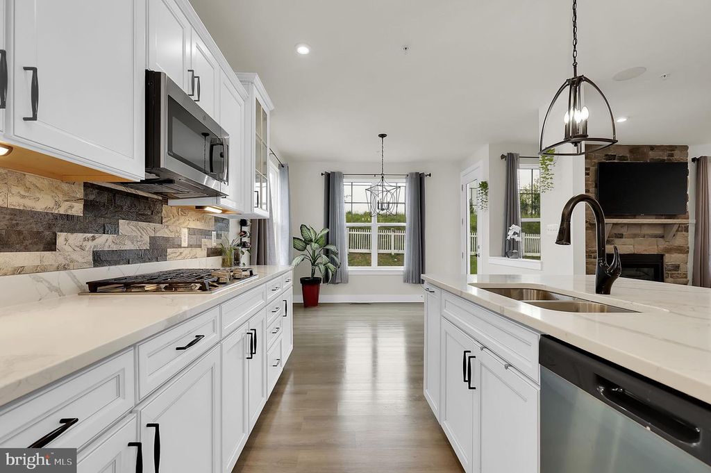 Image 10 of property listing at 6 JIMMYS ST, Mount Airy, MD 21771