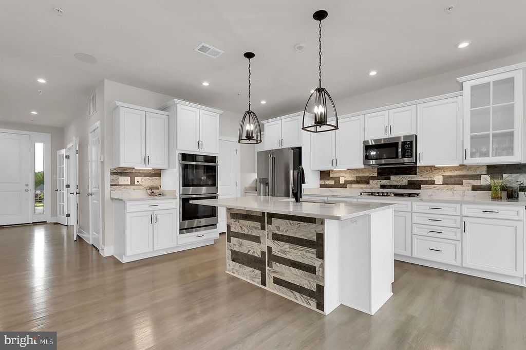 Image 9 of property listing at 6 JIMMYS ST, Mount Airy, MD 21771