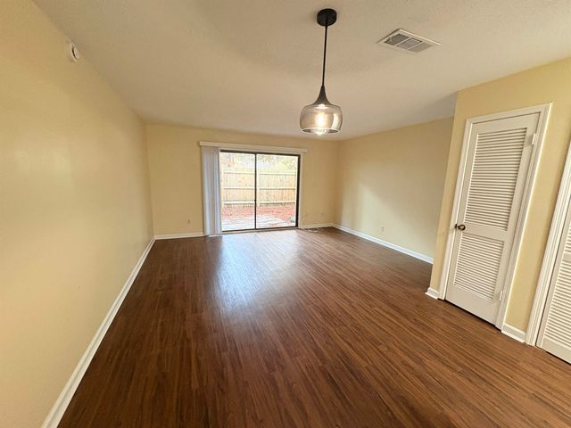 3701 Donovan Dr Apt C, Tallahassee, FL 32309