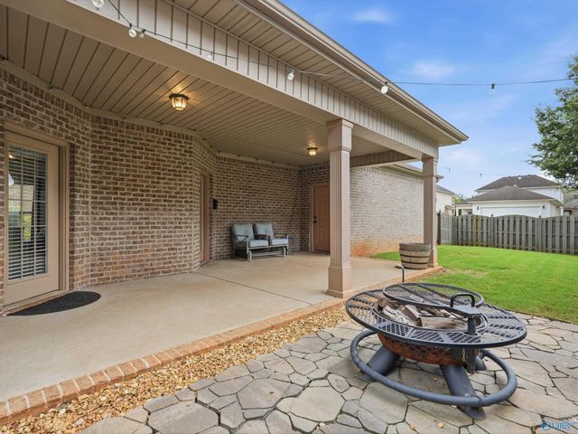 22 Tall Oak Blvd SW, Huntsville, AL 35824