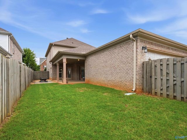 22 Tall Oak Blvd SW, Huntsville, AL 35824