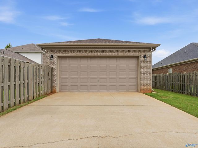 22 Tall Oak Blvd SW, Huntsville, AL 35824