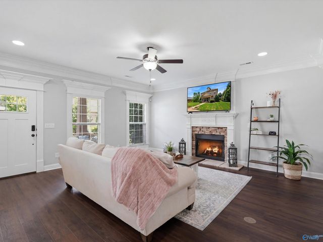 22 Tall Oak Blvd SW, Huntsville, AL 35824