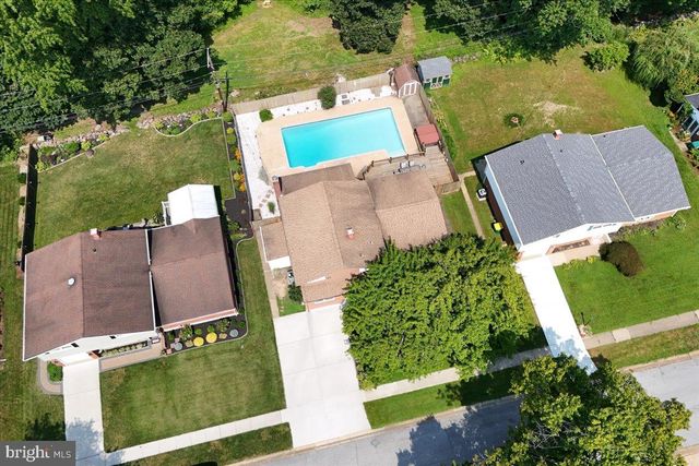 2105 WESTMINSTER DR, Wilmington, DE 19810