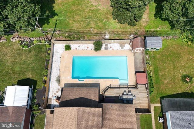 2105 WESTMINSTER DR, Wilmington, DE 19810