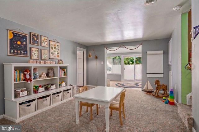 2105 WESTMINSTER DR, Wilmington, DE 19810