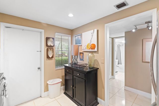 2900 N Palm Aire Drive 106, Pompano Beach, FL 33069
