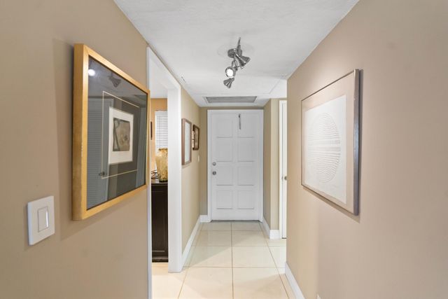 2900 N Palm Aire Drive 106, Pompano Beach, FL 33069