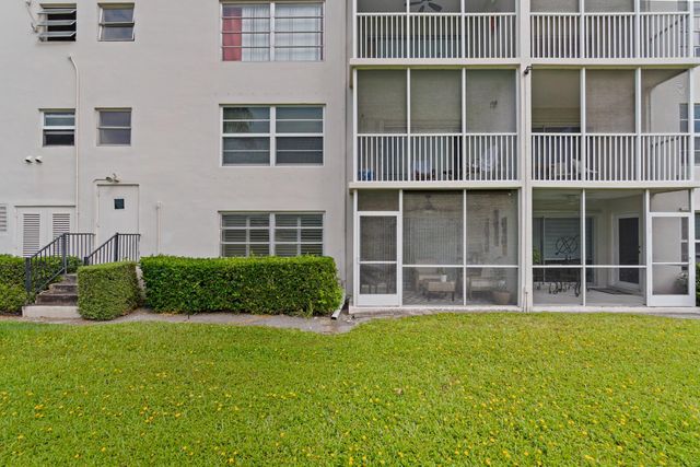 2900 N Palm Aire Drive 106, Pompano Beach, FL 33069