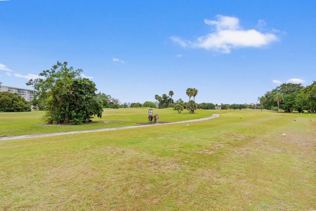 2900 N Palm Aire Drive 106, Pompano Beach, FL 33069