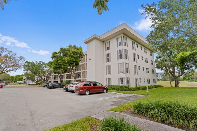 2900 N Palm Aire Drive 106, Pompano Beach, FL 33069