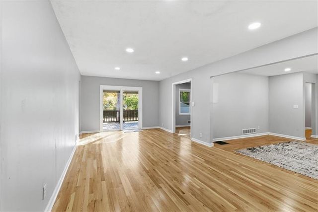 681 Manor Ridge SW Drive, Mableton, GA 30126